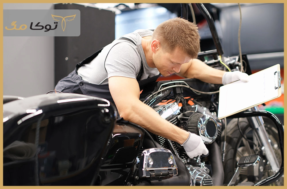 بررسی ظاهر بدنه و رنگ موتورسیکلت